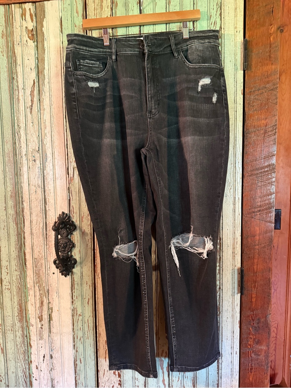 VERVET BY FLYING MONKEY Black Distressed Straight Leg Jeans